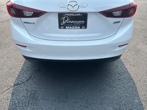 Used 2018 MAZDA MAZDA3 Sport FWD image 22