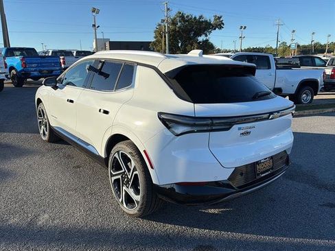 New 2026 Chevrolet Equinox EV LT image 5