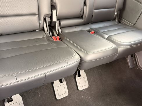 Used 2025 Ford Expedition Platinum AWD/4WD image 46
