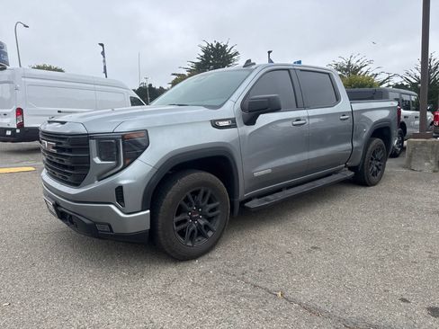 Used 2025 GMC Sierra 1500 Elevation w/ Preferred Package AWD/4WD image 3