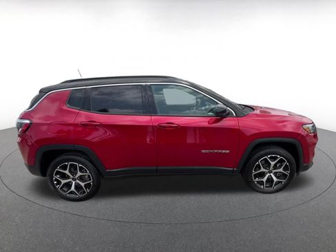 Used 2025 Jeep Compass Limited AWD/4WD image 16