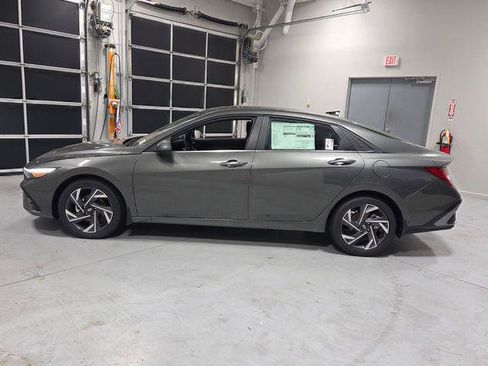 New 2026 Hyundai Elantra Limited image 4