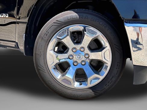 Used 2022 RAM 1500 Big Horn AWD/4WD image 9