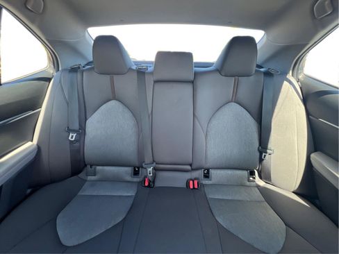 Used 2019 Toyota Camry LE image 15