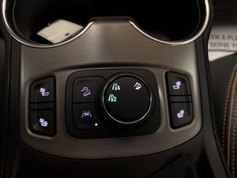 Used 2023 GMC Terrain AT4 image 8