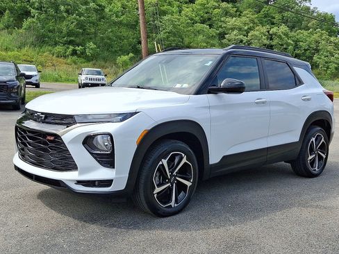 Used 2021 Chevrolet TrailBlazer RS w/ Sun and Liftgate Package AWD/4WD image 3