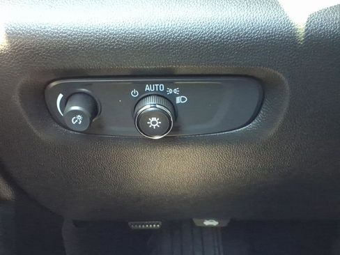 Used 2023 Chevrolet Traverse RS FWD image 13