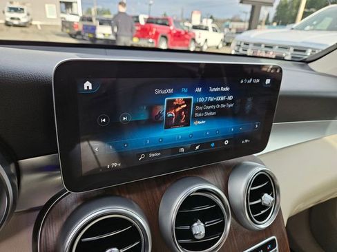 Used 2022 Mercedes-Benz GLC 300 4MATIC image 25
