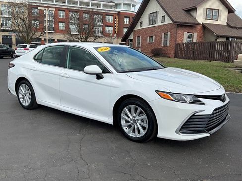 Used 2024 Toyota Camry LE image 31