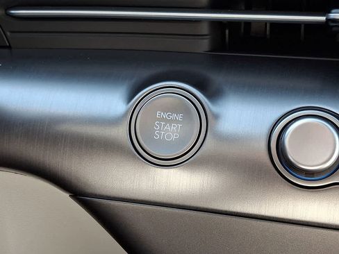 New 2026 Hyundai Kona SE image 18