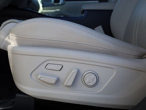 Used 2022 Kia Sorento SX Prestige w/ Panoramic Sunroof Package image 22