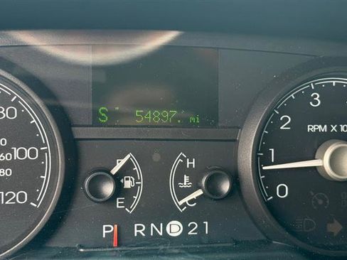 Used 2009 Lincoln Town Car Signature Limited RWD image 29