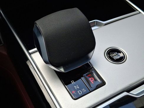 New 2026 Land Rover Range Rover SE image 13