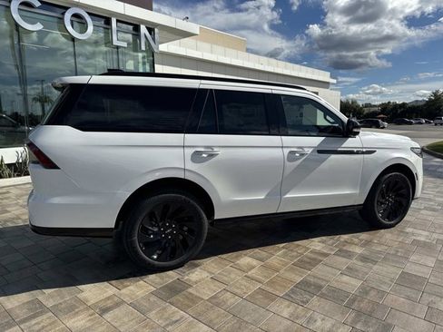 New 2025 Lincoln Navigator Reserve w/ Jet Appearance Package image 2