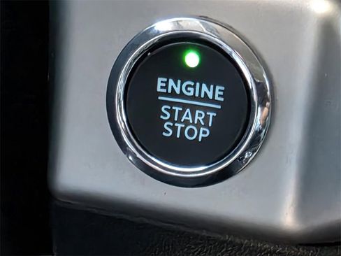 Used 2024 Ford Expedition XLT image 23