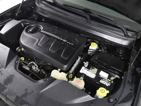 Used 2019 Jeep Cherokee Limited AWD/4WD image 18