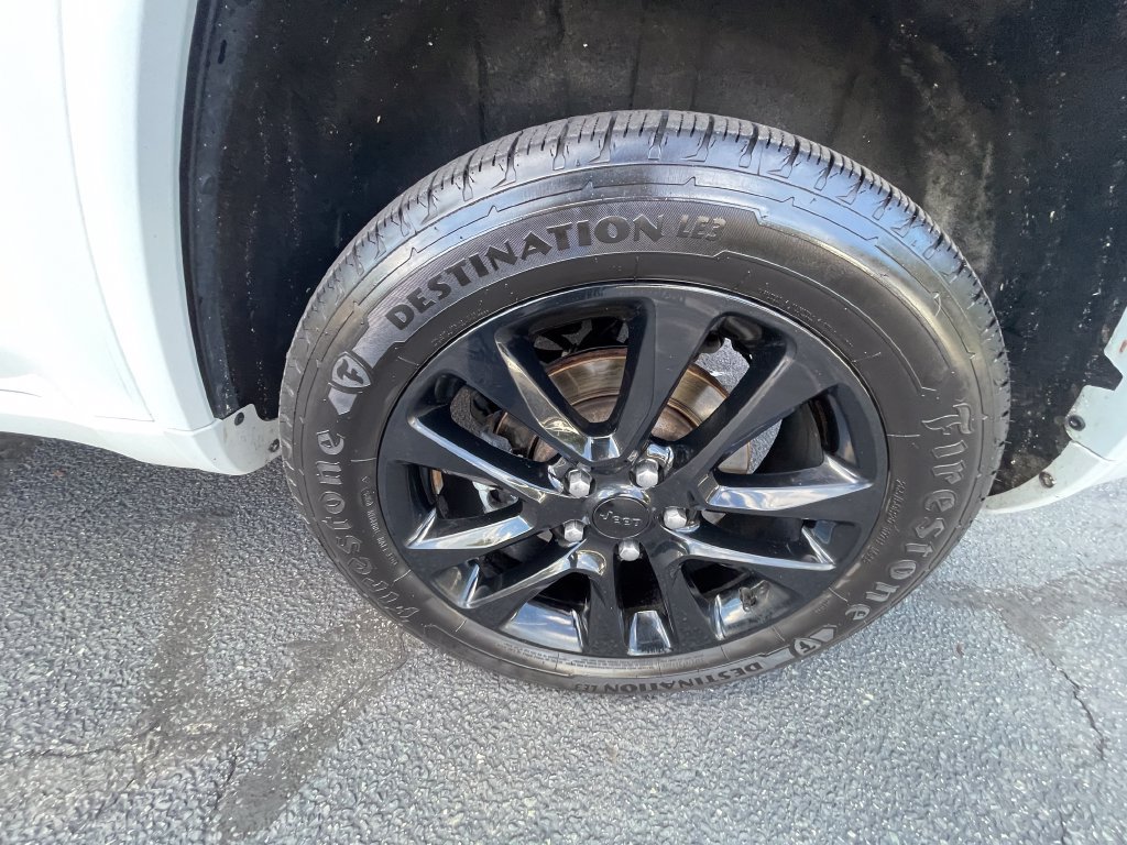 Used 2022 Jeep Grand Cherokee Laredo X AWD/4WD image 29