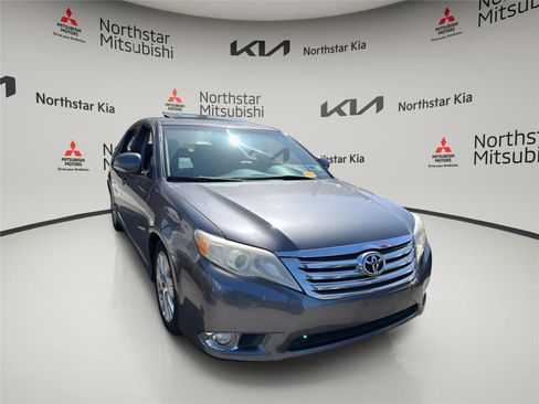 Used 2011 Toyota Avalon Limited FWD image 7