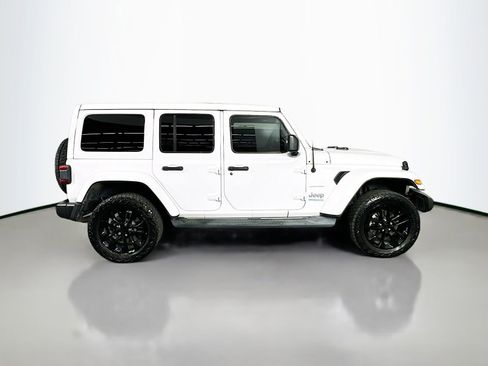 Used 2022 Jeep Wrangler Unlimited Sahara AWD/4WD image 8