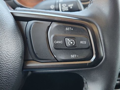 Used 2023 Jeep Gladiator Sport image 18