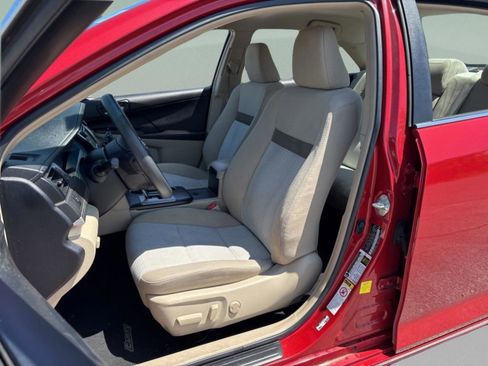 Used 2012 Toyota Camry LE image 28