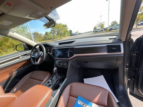 Used 2023 Volkswagen Atlas SE image 10