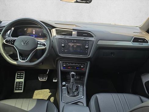 Used 2024 Volkswagen Tiguan SE R-Line image 19