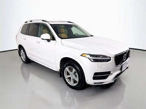 Used 2016 Volvo XC90 T5 Momentum image 7