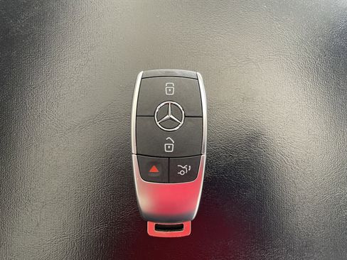 Used 2024 Mercedes-Benz GLE 350 4MATIC image 23