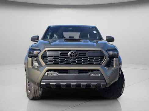 Used 2024 Toyota Tacoma TRD Sport AWD/4WD image 3