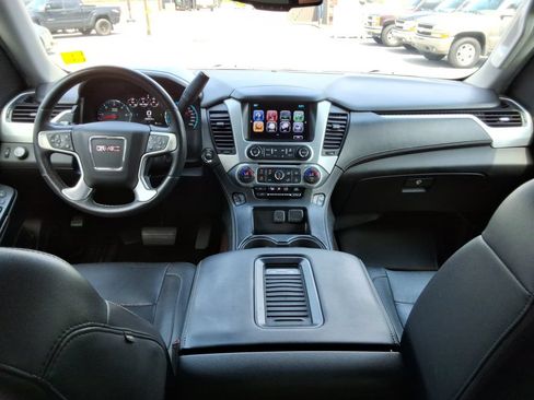 Used 2017 GMC Yukon XL SLT RWD image 21