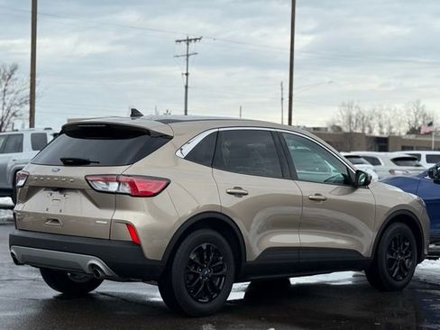 Certified 2020 Ford Escape SE image 39