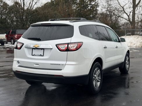 Used 2016 Chevrolet Traverse LT image 3
