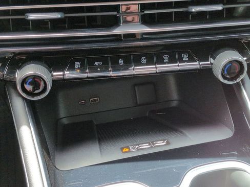 New 2026 Chevrolet Traverse High Country w/ LPO, Floor Liner Package FWD image 33