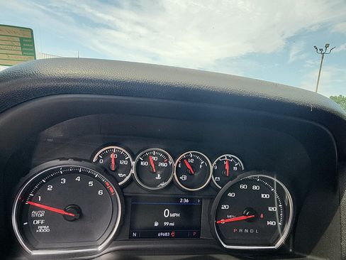 Used 2022 Chevrolet Silverado 1500 LT RWD image 13