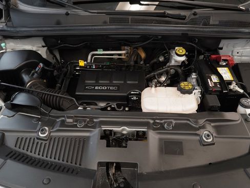 Used 2020 Chevrolet Trax LT w/ LT Convenience Package image 37