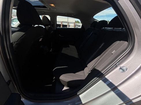 Used 2025 Hyundai Elantra SEL FWD image 32