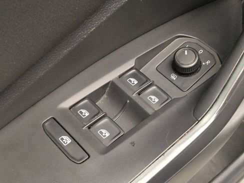 Used 2020 Volkswagen Jetta SE image 27