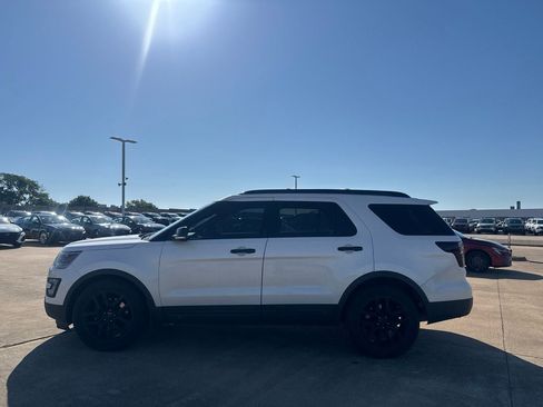 Used 2016 Ford Explorer Sport w/ Equipment Group 401A AWD/4WD image 13
