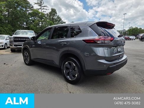 Used 2025 Nissan Rogue SV FWD image 9