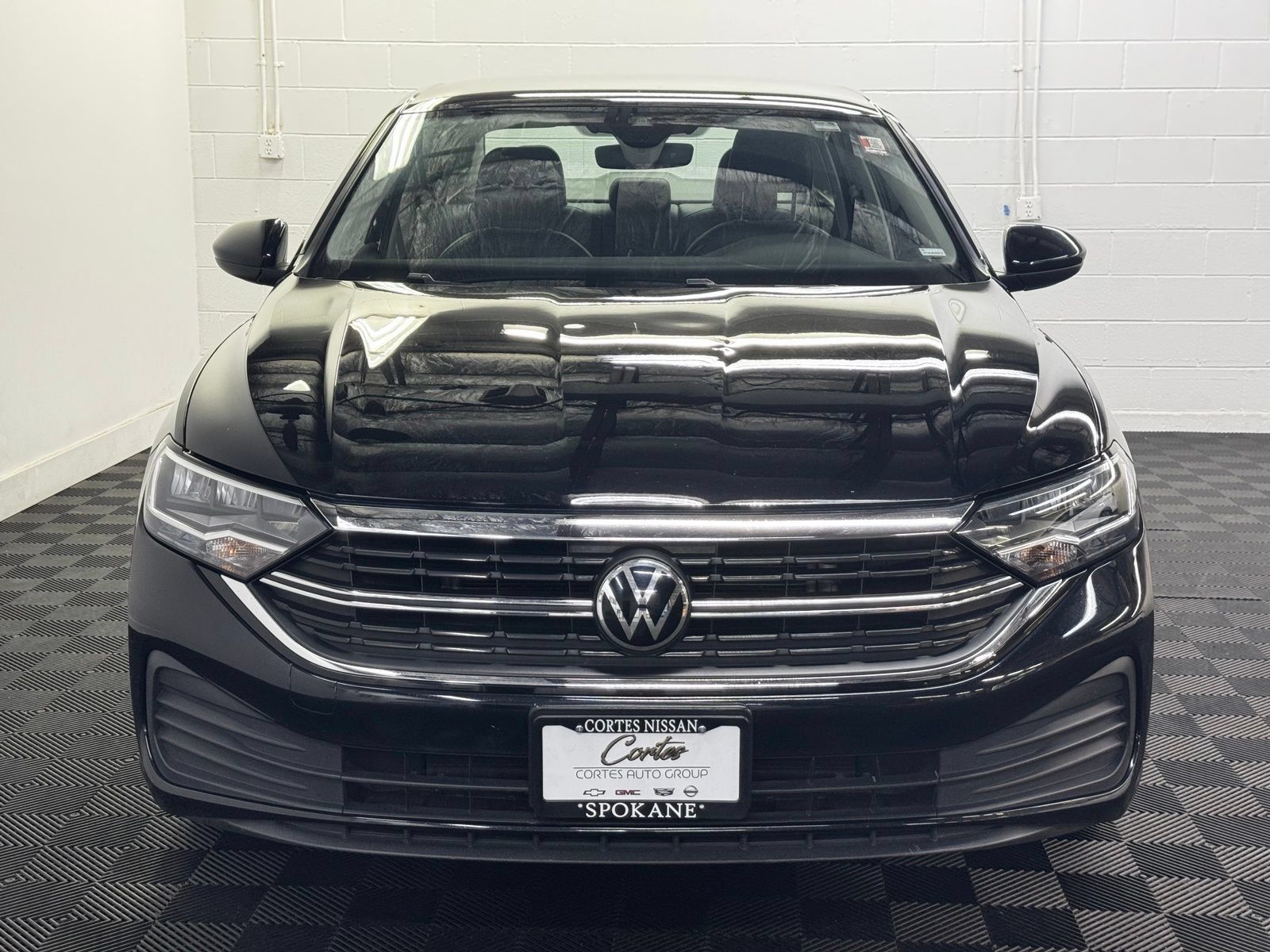 Used 2024 Volkswagen Jetta SE FWD image 5