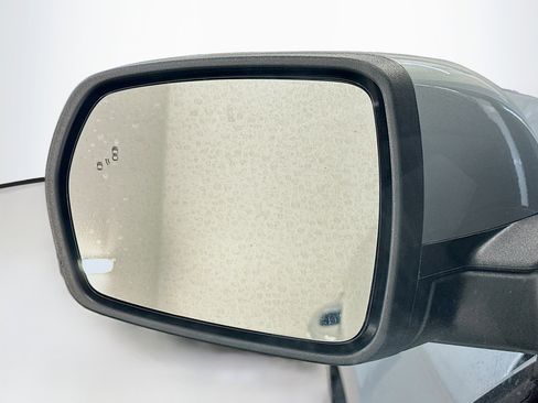 Used 2024 Ford Edge SEL image 16