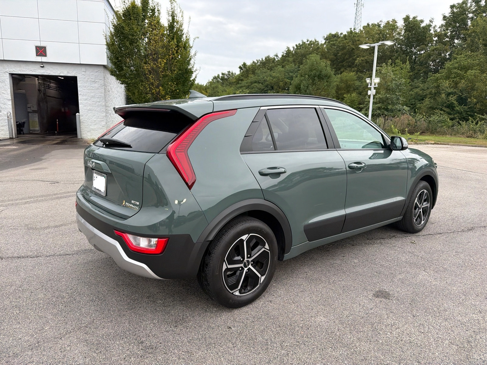 Used 2024 Kia Niro EX FWD image 9