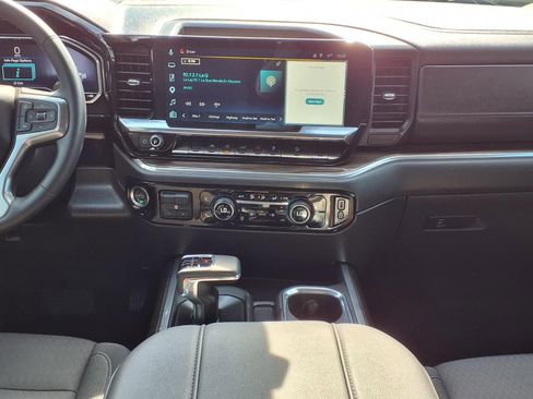 Used 2025 Chevrolet Silverado 1500 LT Trail Boss w/ Convenience Package II AWD/4WD image 16