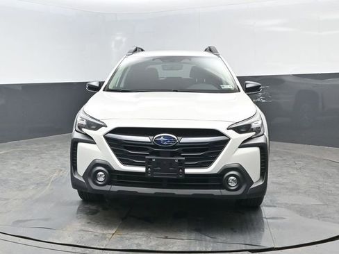 Used 2025 Subaru Outback Premium image 18
