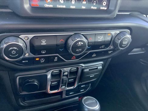 Used 2022 Jeep Gladiator Overland w/ Popular Equipment Package AWD/4WD image 31