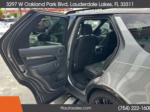Used 2020 Land Rover Discovery HSE image 21