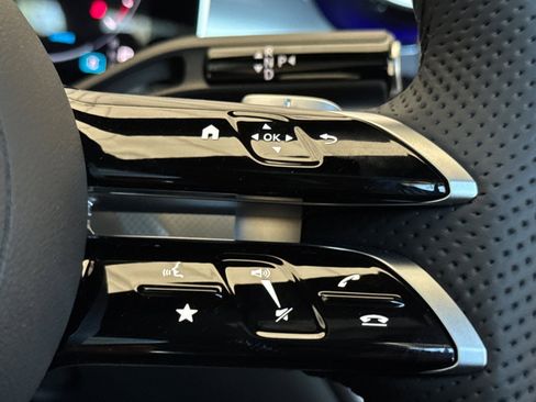 New 2025 Mercedes-Benz C 300 4MATIC Sedan image 28