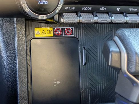 Used 2024 Toyota Tacoma Limited image 18