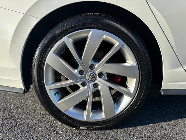 Used 2019 Volkswagen Jetta GLI Autobahn FWD image 30